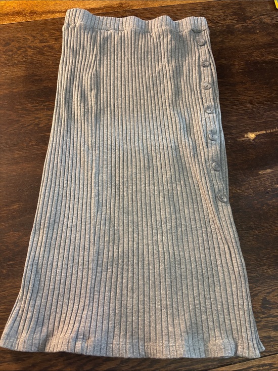 Time and Tru Dresses & Skirts - Gray Ribbed Button-Accent Women's Skirt